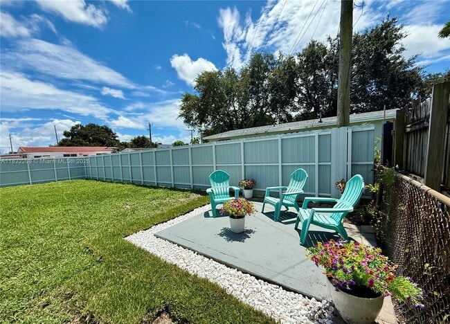 6100 Madison St in Hollywood, FL - Building Photo - Building Photo