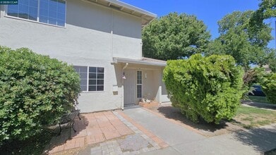 1446 Del Rio Cir in Concord, CA - Building Photo - Building Photo