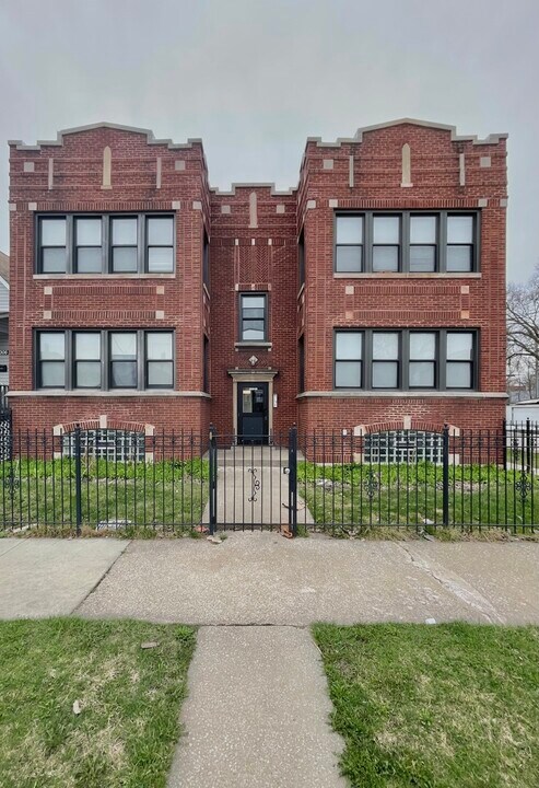 7300 S May St in Chicago, IL - Building Photo