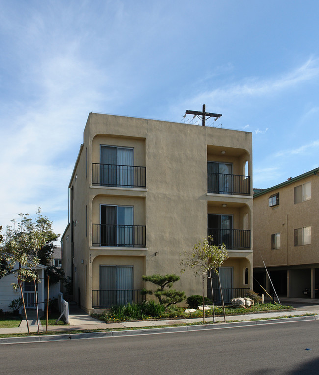 112 2nd St in Seal Beach, CA - Building Photo - Building Photo