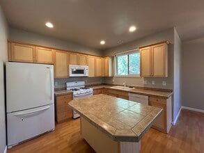 20182 Graham Rd in Bend, OR - Building Photo - Building Photo