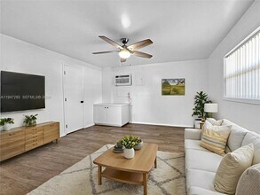 883 SW 10th St in Pompano Beach, FL - Building Photo - Building Photo