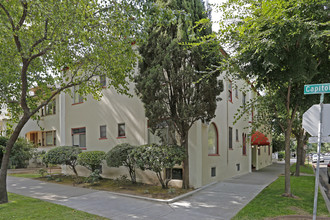 St. Charles Apartments in Sacramento, CA - Building Photo - Building Photo