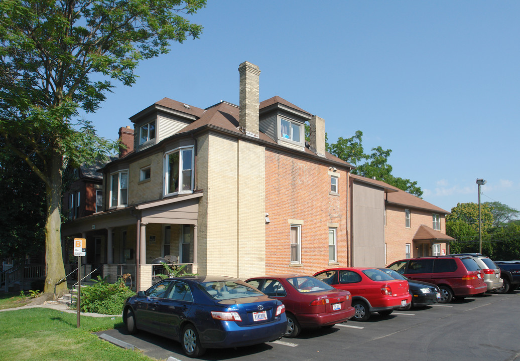 46 W 10th Ave in Columbus, OH - Foto de edificio