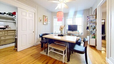 601 W. Deming Pl in Chicago, IL - Building Photo - Interior Photo