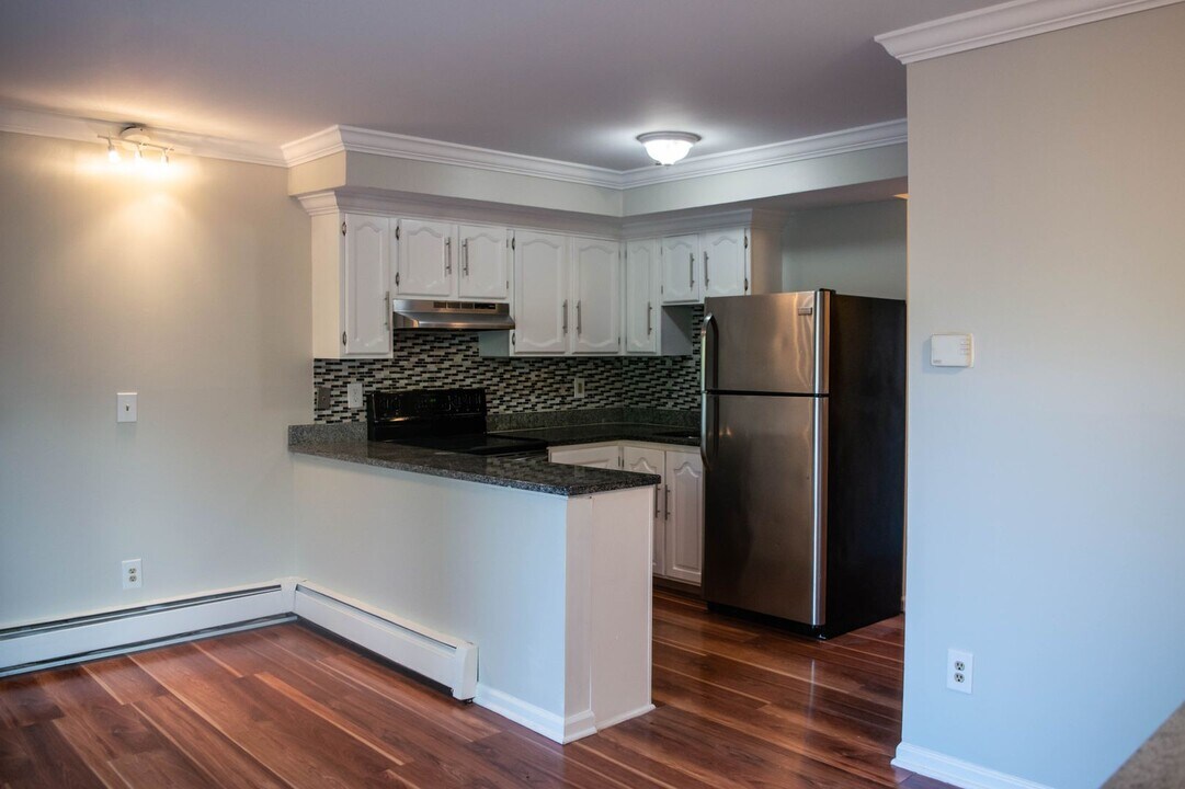 678 Savin Ave in West Haven, CT - Building Photo