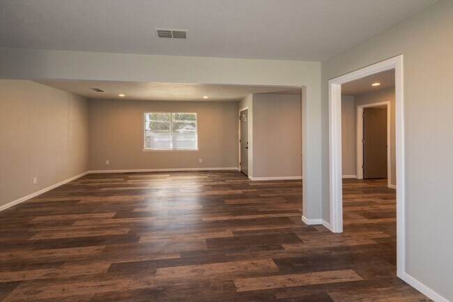 116 Pine St in Weatherford, TX - Building Photo - Building Photo