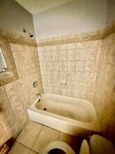 1801 S 21st St-Unit -2nd floor Rear in Philadelphia, PA - Building Photo - Building Photo