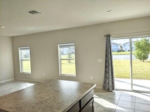 604 Lychee Ln in Fort Pierce, FL - Foto de edificio - Building Photo