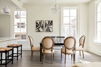 301 St Charles Ave in New Orleans, LA - Building Photo - Building Photo