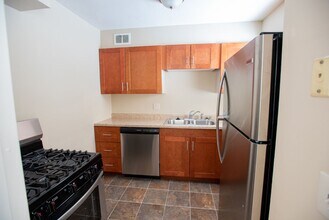 1323-1333 E Colorado Apartments in Milwaukee, WI - Building Photo - Building Photo