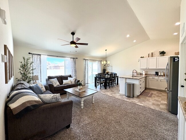 916 Greenbrook Dr in Windsor, CO - Foto de edificio - Building Photo