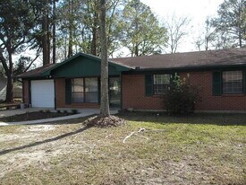 422 Whispering Pine Dr in Ocean Springs, MS - Building Photo