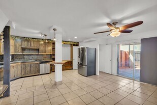 4439 E Wood St in Phoenix, AZ - Building Photo