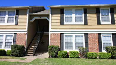 Arbors Of Taylor in Taylor, TX - Foto de edificio - Building Photo