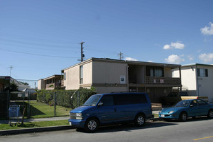 1765 Locust Ave in Long Beach, CA - Building Photo - Building Photo