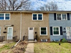 140 Sunrise Dr in Pottstown, PA - Building Photo