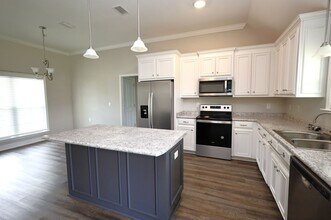 3217 Kelsee Cir in Valdosta, GA - Foto de edificio - Building Photo