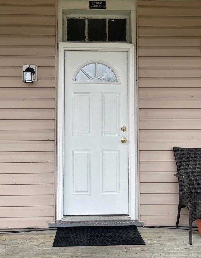 651 Seven Bridge Rd, Unit 1 in East Stroudsburg, PA - Foto de edificio - Building Photo