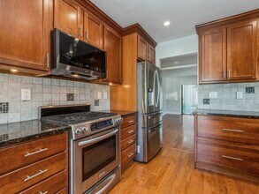 80 Farm Lake Cres Rd in Chappaqua, NY - Building Photo - Building Photo