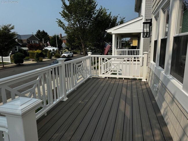 253 W Market St in Long Beach, NY - Building Photo - Building Photo