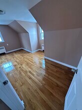 40 Carnegie Ave, Unit FL 2 in Elmont, NY - Foto de edificio - Building Photo