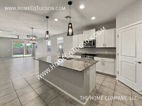 7140 S Via Gaucho Viejo in Tucson, AZ - Building Photo - Building Photo