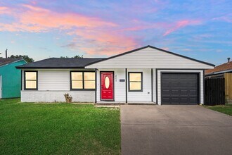 404 Glenmore Dr in Pasadena, TX - Building Photo - Building Photo