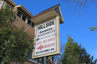 Hillside Gardens Apartments in El Cerrito, CA - Foto de edificio - Building Photo