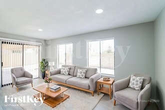 4939 W Golden Ln in Glendale, AZ - Building Photo - Building Photo