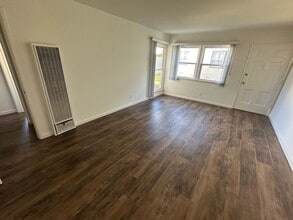 2019 Oak St in Santa Monica, CA - Building Photo - Building Photo