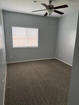 10608 E Conifer St in Eastborough, KS - Building Photo