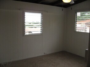 1654 Ho?olaule?a St in Pearl City, HI - Building Photo - Building Photo
