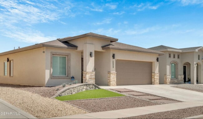 2828 Tierra Oasis St in El Paso, TX - Building Photo - Building Photo