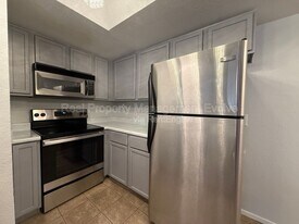 1720 E Thunderbird Rd in Phoenix, AZ - Building Photo
