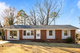 2910 Kanewood Dr in Durham, NC - Building Photo