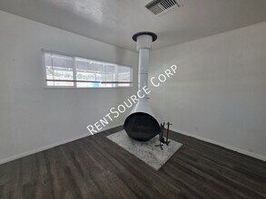 671 Flora St in Barstow, CA - Building Photo - Building Photo