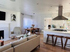 2460 Glenrose Ave in Altadena, CA - Building Photo - Building Photo