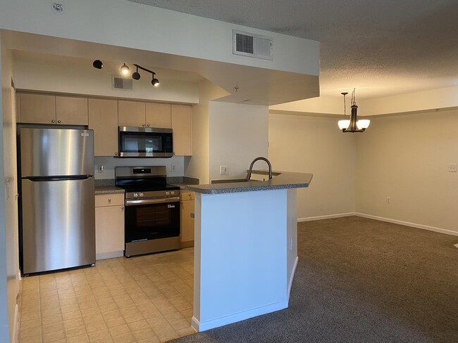 3610 NW Adriatic Ln in Jensen Beach, FL - Building Photo - Building Photo