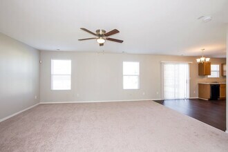 8118 Rosberg Ln, Unit R064 in Charlotte, NC - Foto de edificio - Building Photo