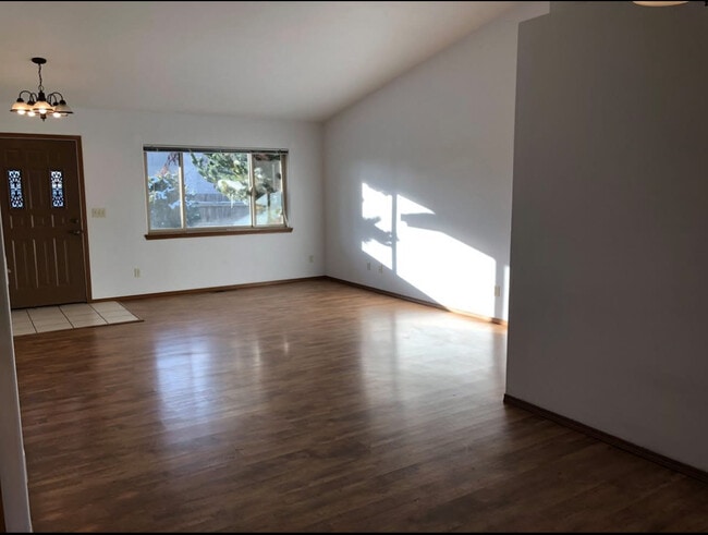 property at 501 E Walnut Cir