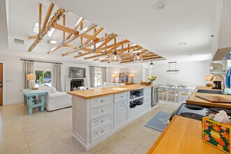 425 10th Ave in Indialantic, FL - Building Photo - Building Photo