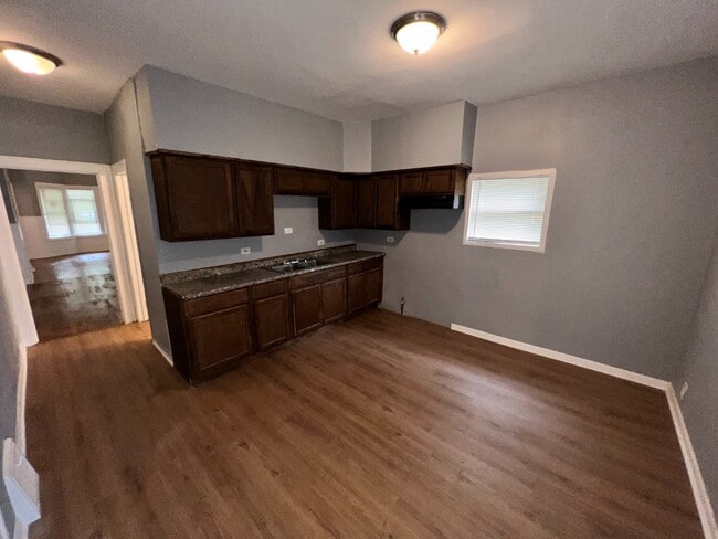 property at 8601 S Kingston Ave