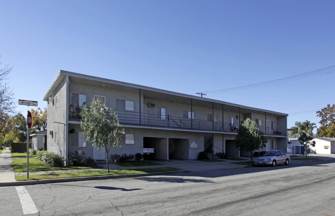 1404 2nd St in San Fernando, CA - Building Photo