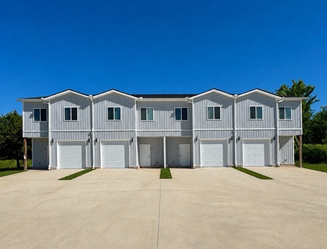 property at 1901 Azlin Pl