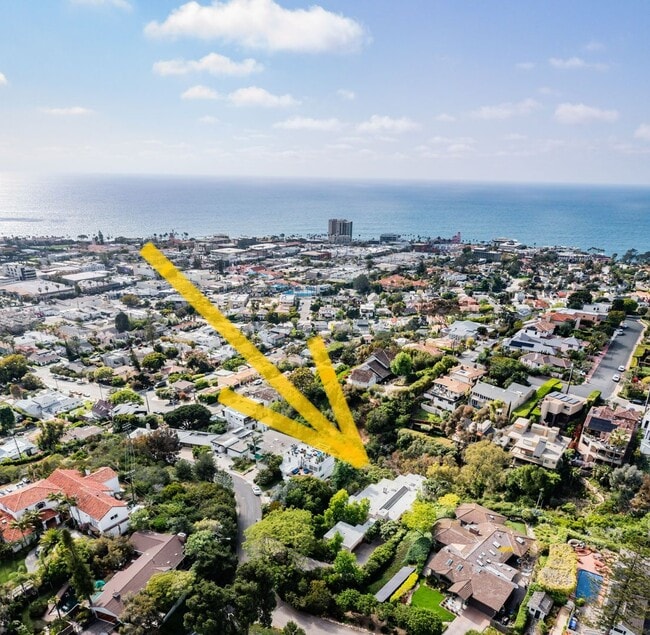 1348 Rhoda Dr in San Diego, CA - Building Photo - Building Photo