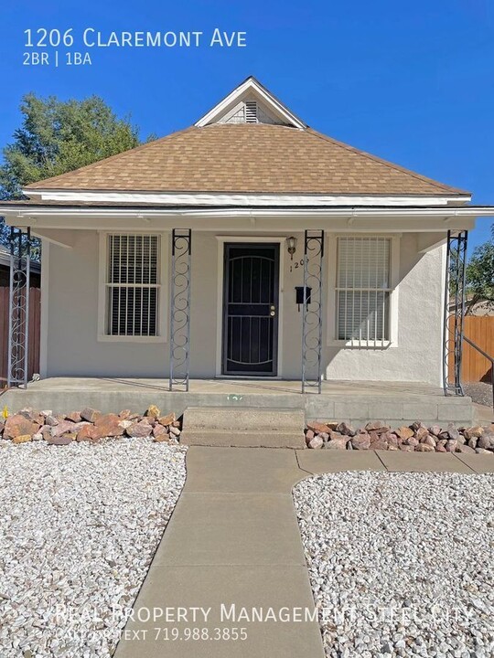 1206 Claremont Ave in Pueblo, CO - Foto de edificio