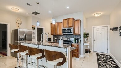 7400 S Stony Island Ave in Chicago, IL - Building Photo - Building Photo