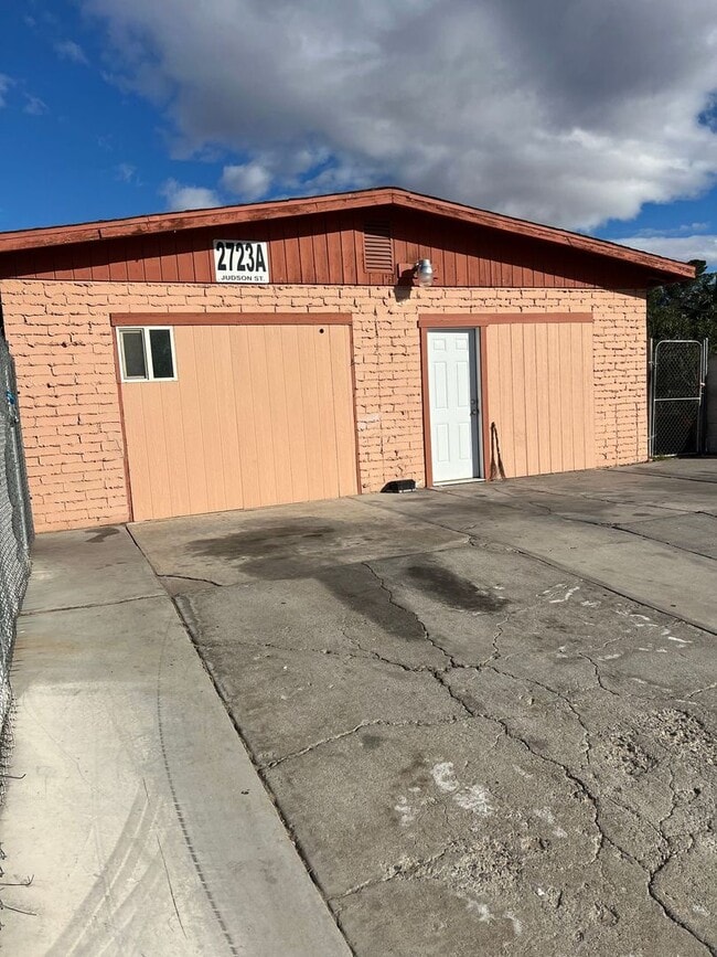 property at 2723 Judson Ave