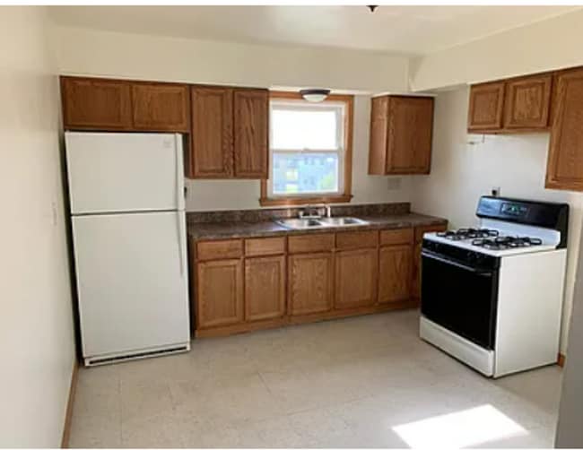 5830 N 61st St in Milwaukee, WI - Building Photo - Building Photo